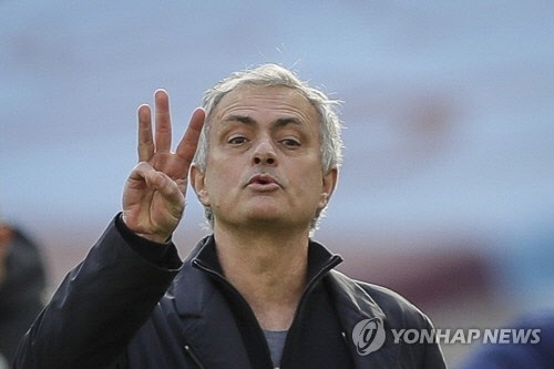 모리뉴 '3시즌은 채울 겁니다!'[EPA=연합뉴스]